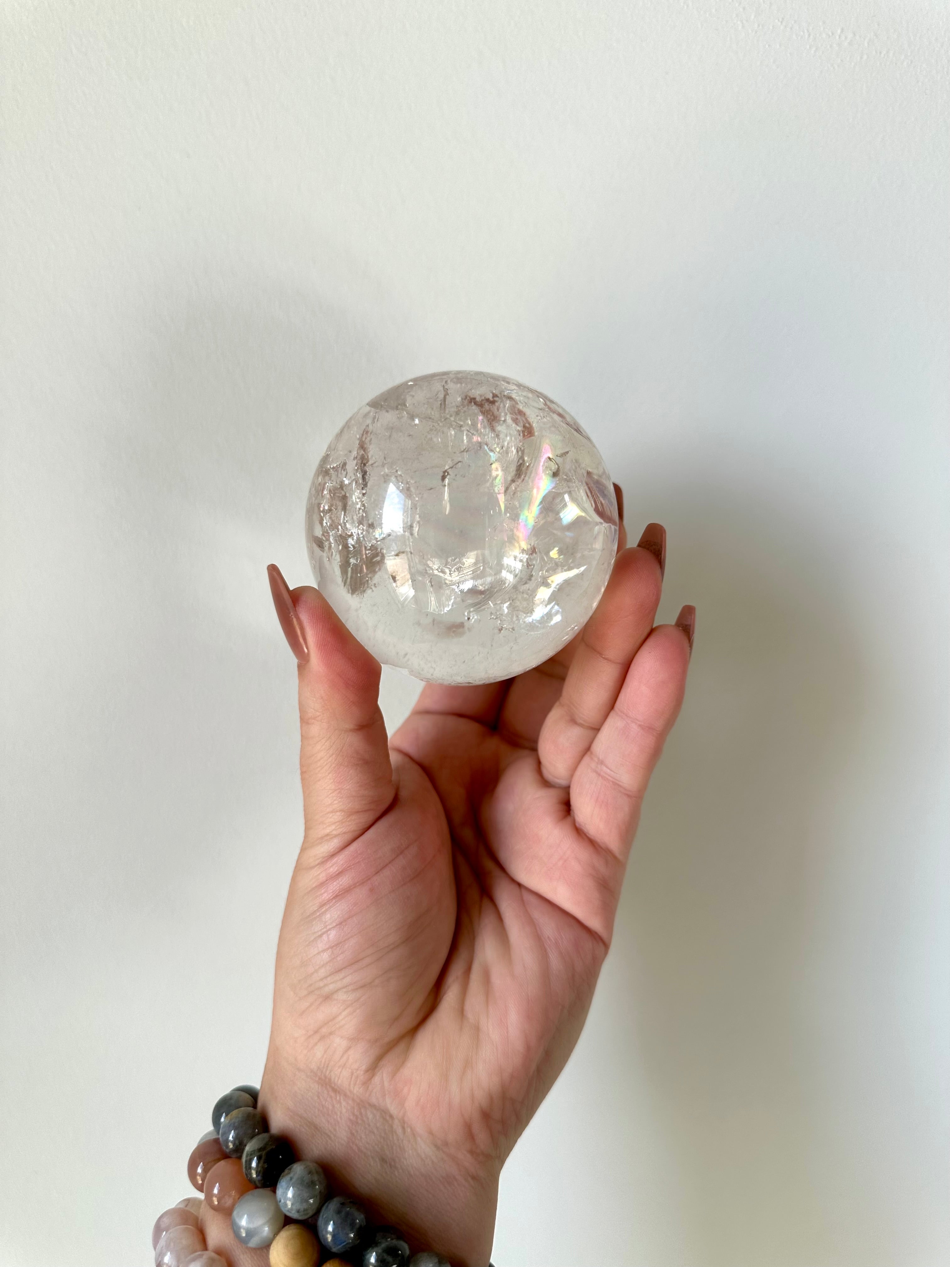 Gorgeous optical Quartz Sphere with large Rainbows