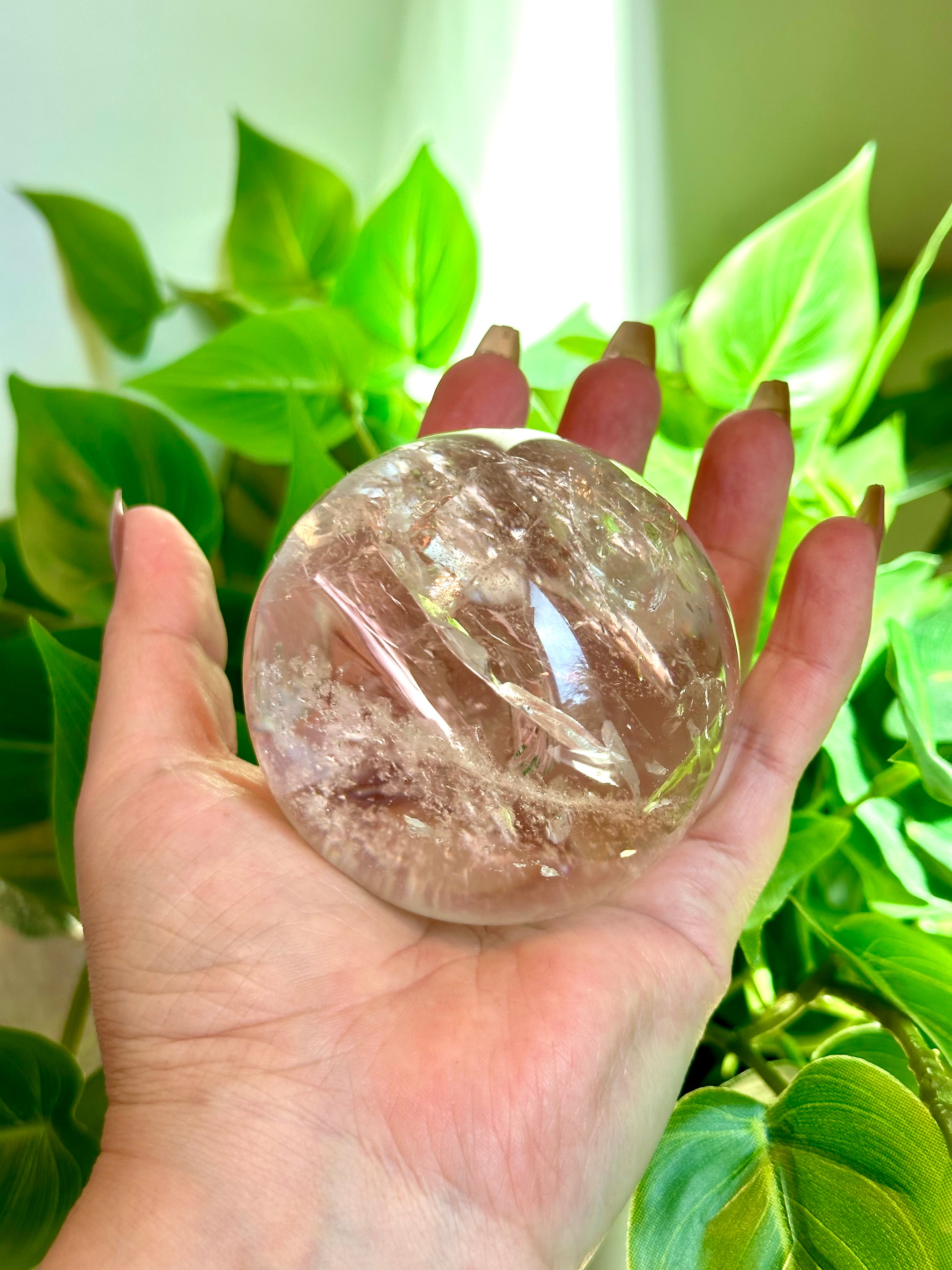 Gorgeous optical Quartz Sphere with large Rainbows