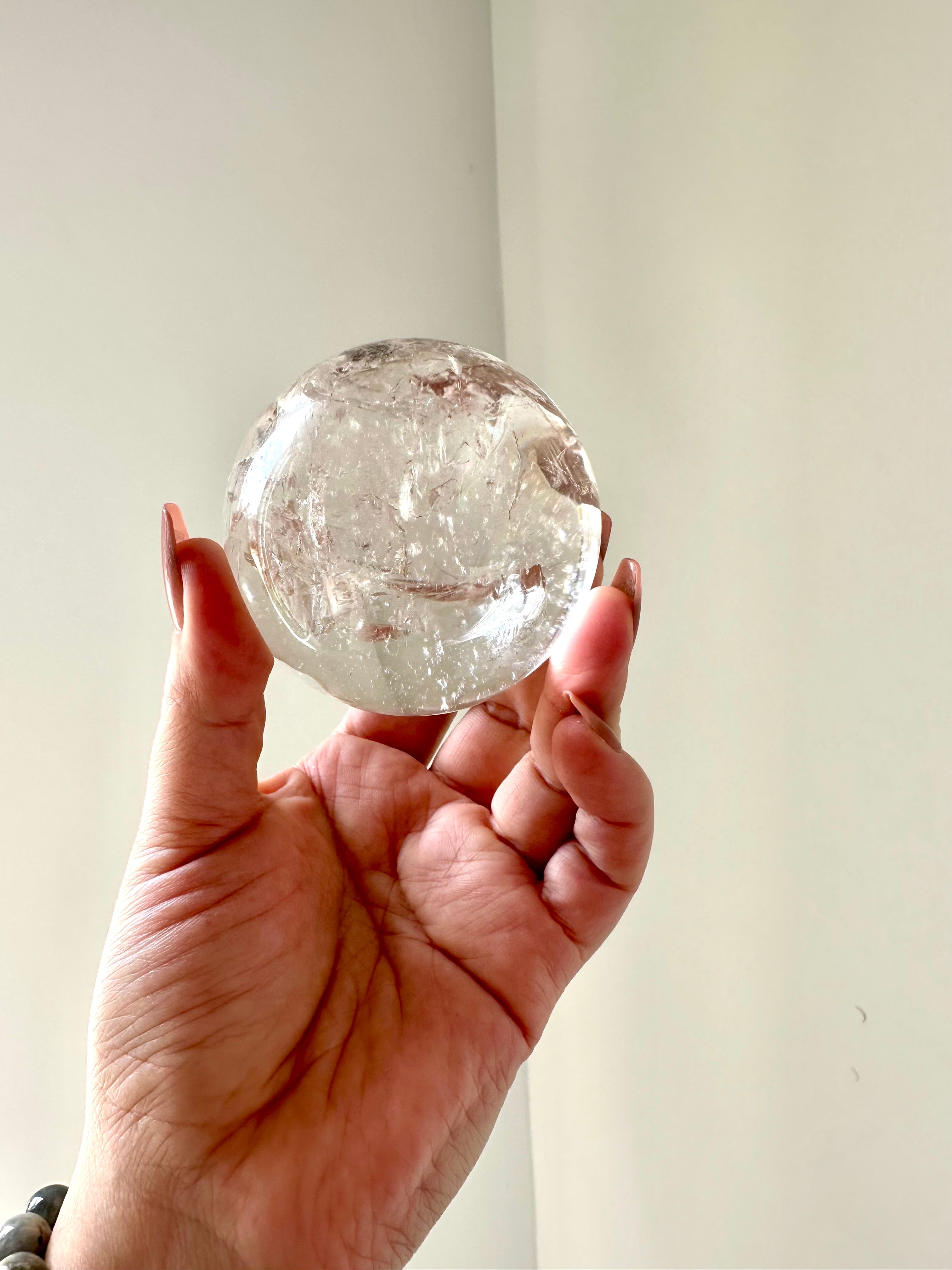 Gorgeous optical Quartz Sphere with large Rainbows