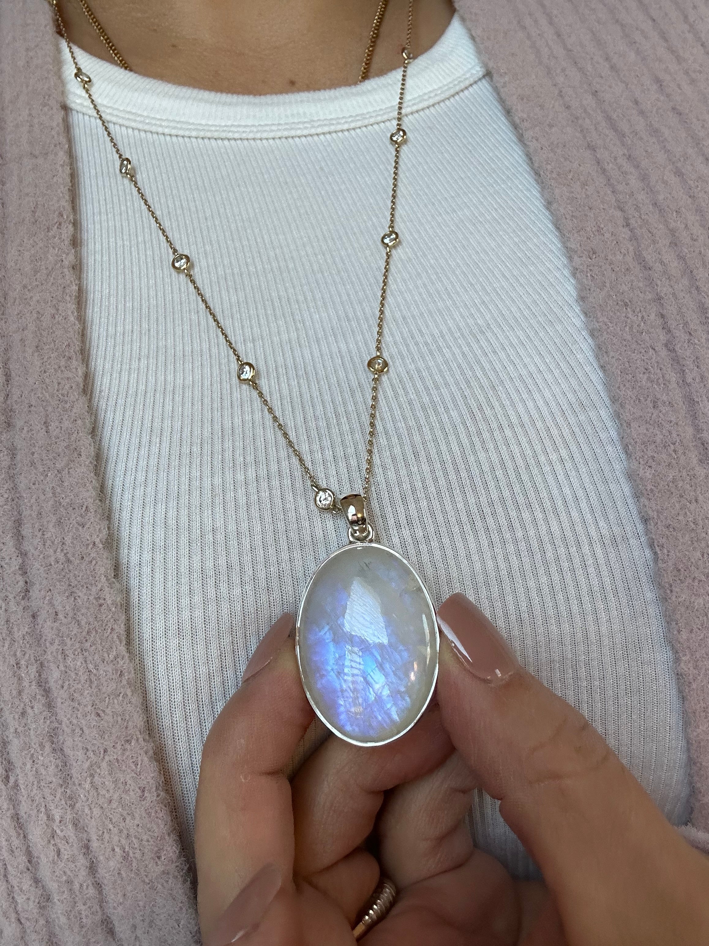 Oval Moonstone Silver Pendant.