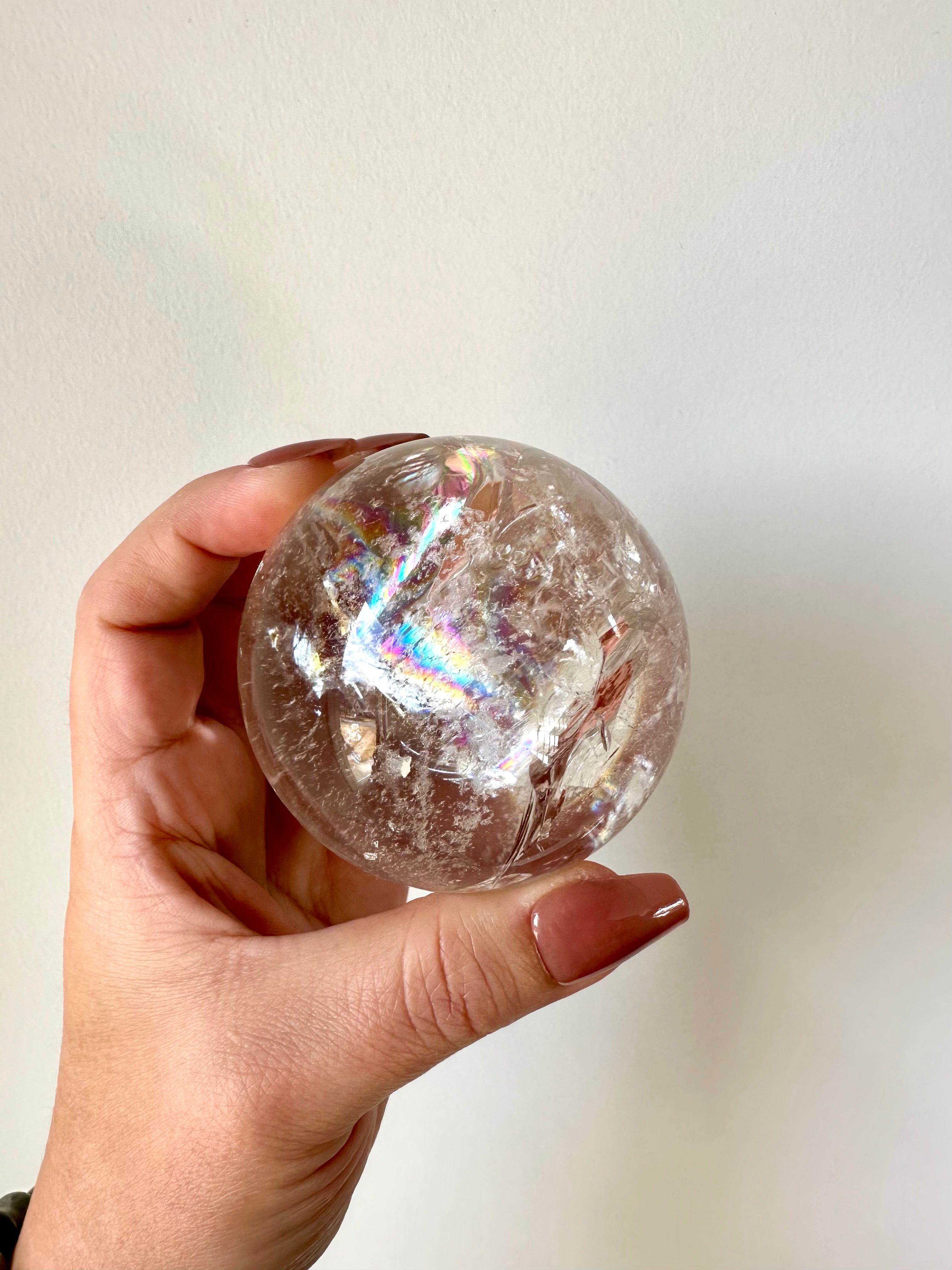 Gorgeous optical Quartz Sphere with large Rainbows