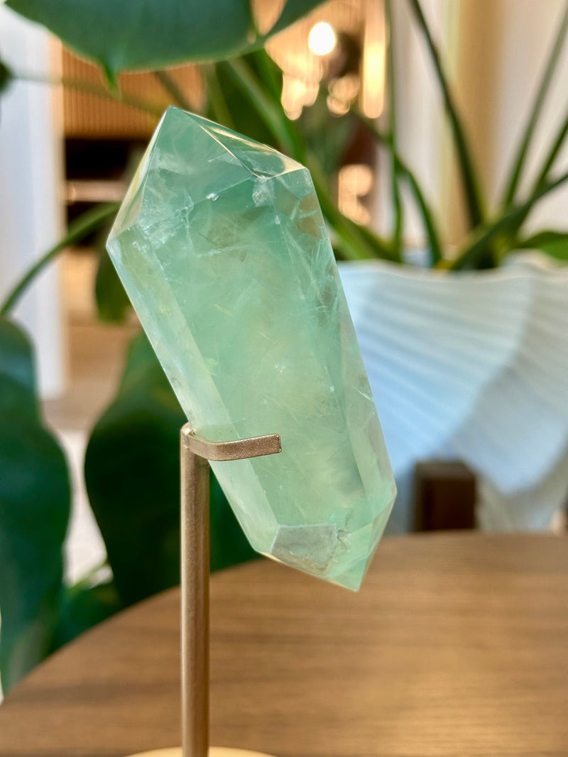 Fluorite Double Terminated Point with Custom stand. 256 gr.