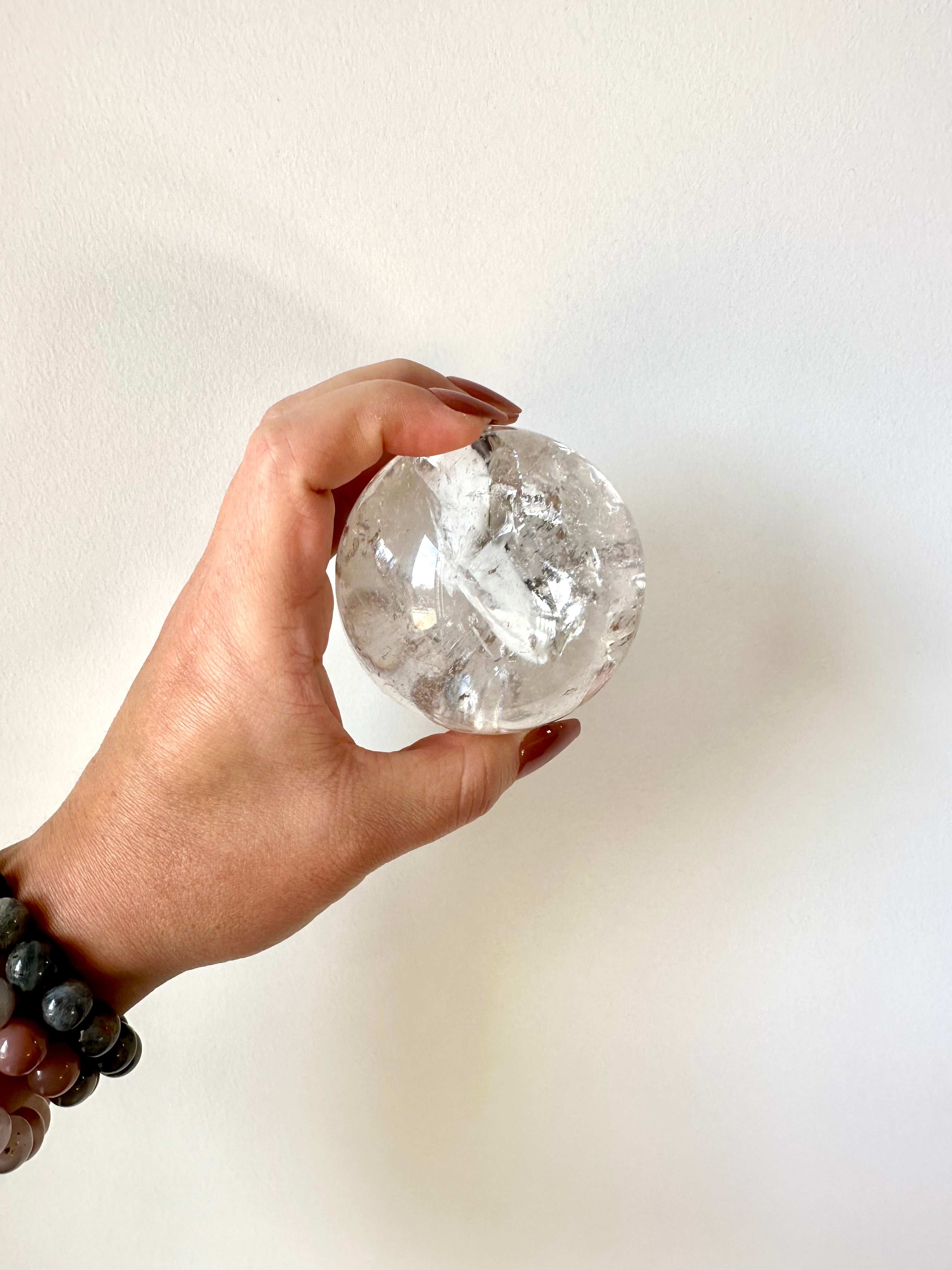 Gorgeous optical Quartz Sphere with large Rainbows