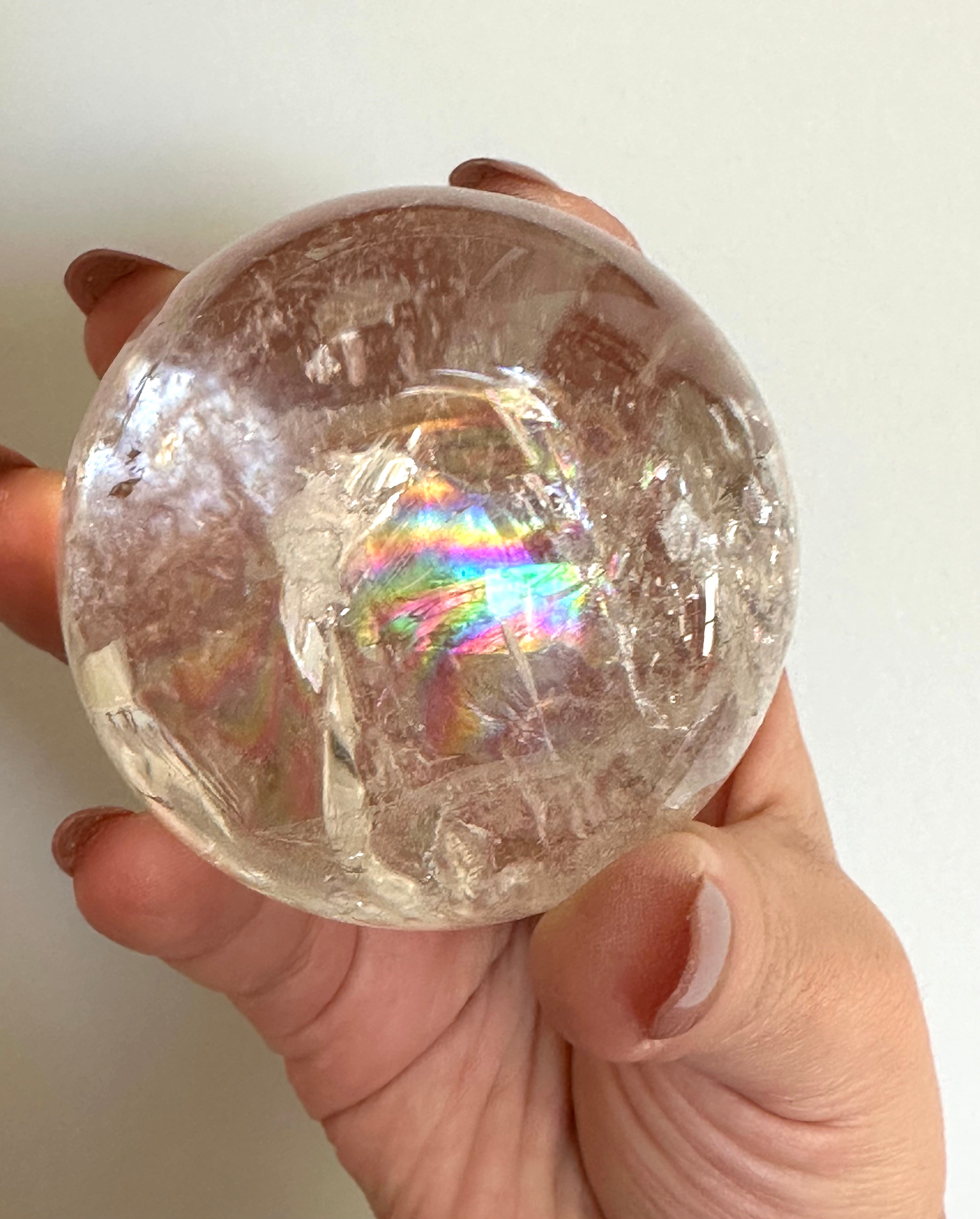 Gorgeous optical Quartz Sphere with large Rainbows