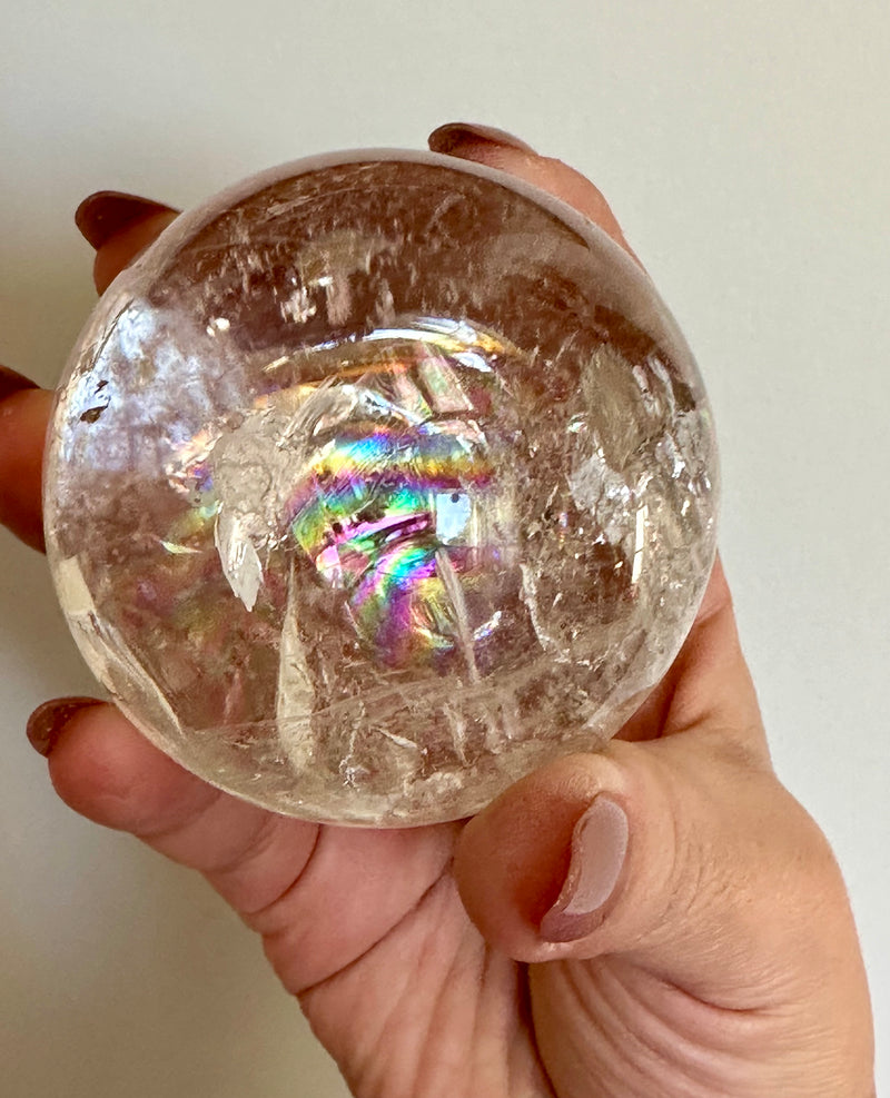 Gorgeous optical Quartz Sphere with large Rainbows