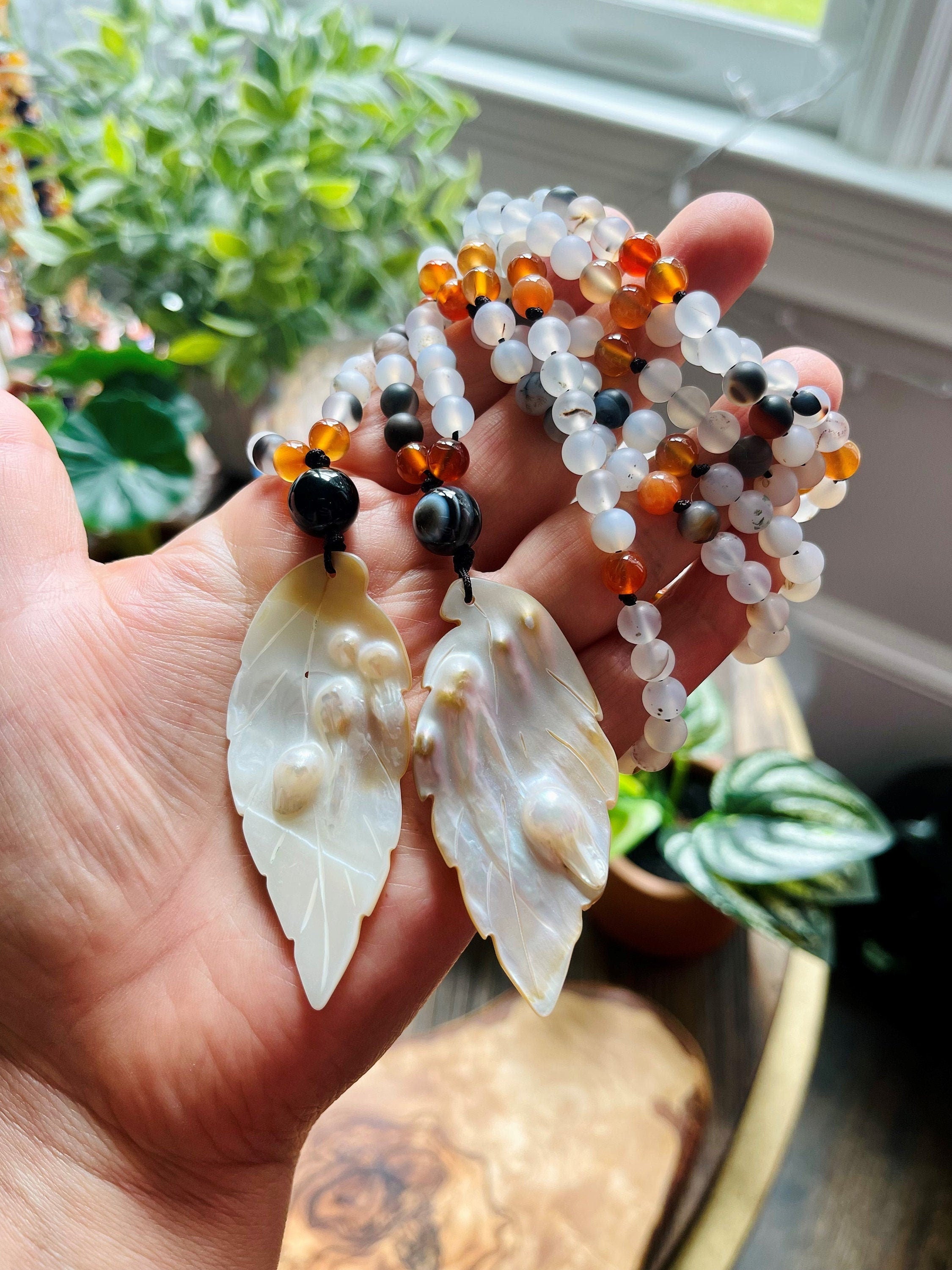 Chic Agate and Mother of Pearl necklace to enhance confidence. Self acceptance. Enhance energy protection. Feminine energy. Gifts for her