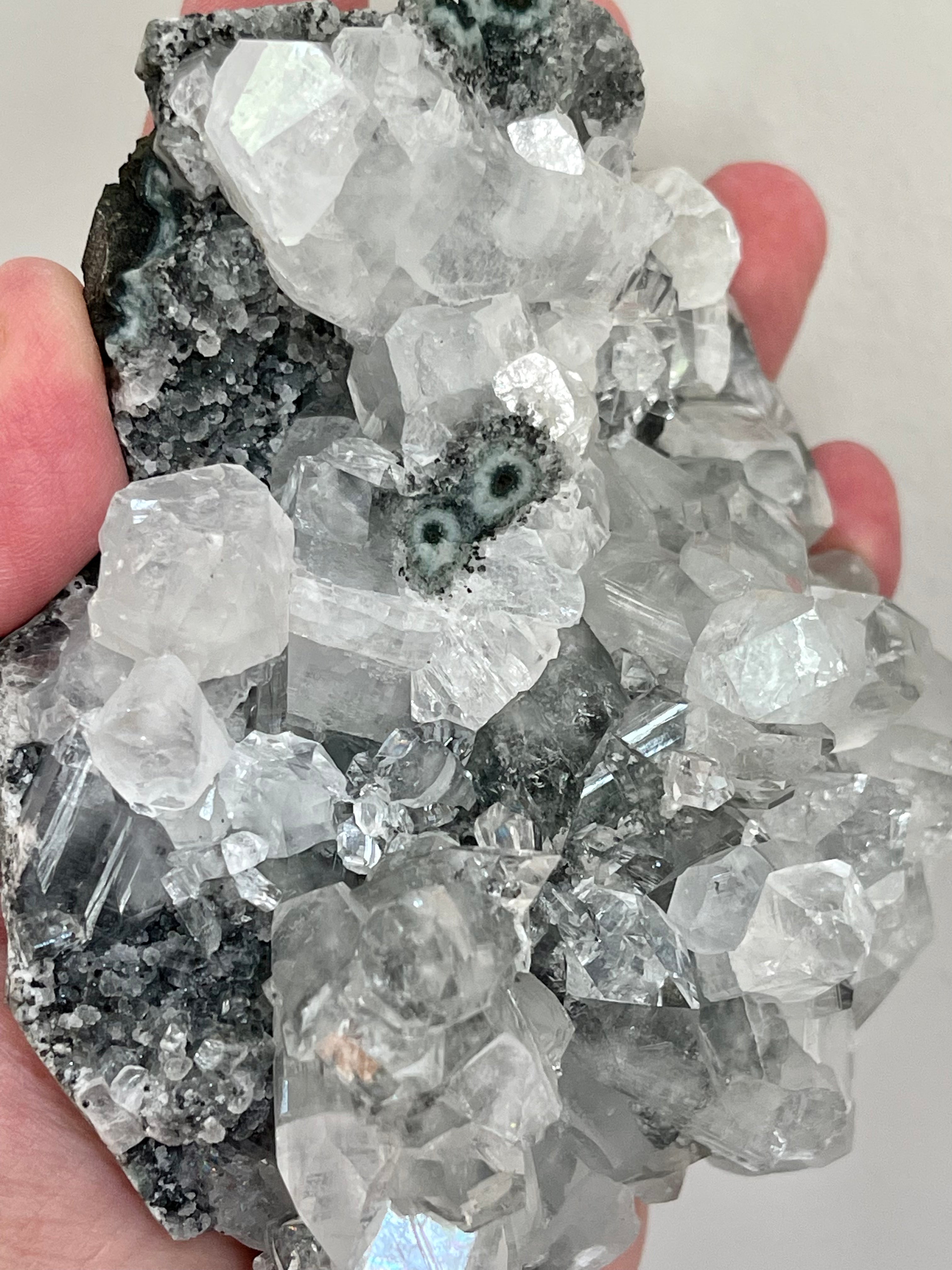 Alluring Apophyllite cluster from India. High grade Apophyllite 460gr.